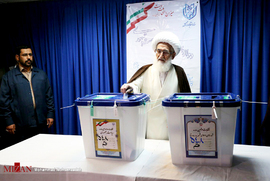 حضور آیت الله نوری همدانی در انتخابات ریاست جمهوری و شورهای اسلای شهر و روستا 
