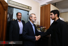 دیدار رئیس مجلس شورای اسلامی با خانواده شهید سرافراز مرادحسین چهارمحالی