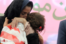 بازگشت ملیکا کودک ربوده شده به آغوش خانواده اش در مشهد
