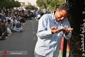 مراسم دعای عرفه در خیابان سعدی تهران
