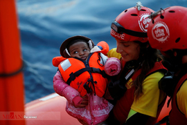 نجات پناهجویان آفریقایی عازم اروپا در دریای مدیترانه