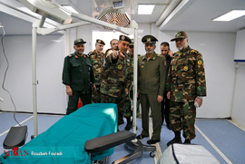بازدید فرمانده ارتش از چادر‌های اضطرار و بیمارستان‌های صحرایی نیروی زمینی

