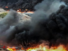 آتش سوزی انبار قیر در بندر عباس