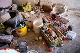 خانه محمد در محله فولادی در شب زلزله ، به طور کامل تخریب شده است وبسیاری از ابزار و وسایل ونقاشی هایش از بین رفته اند.