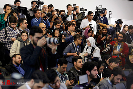 حضور خبرنگاران و عکاسان رسانه ها در جلسه پرسش و پاسخ فیلم سینمایی کامیون 