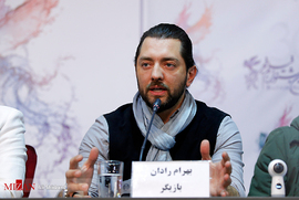 بهرام رادان در جلسه پرسش و پاسخ فیلم سینمایی چهارراه استانبول 