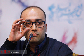  روح الله حجازی کارگردان و تییه کننده فیلم اتاق تاریک در نشست پرسش و پاسخ 