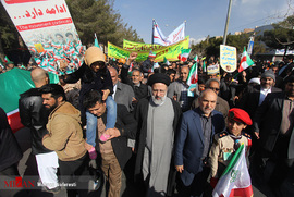حضور رئیسی تولیت آستان قدس رضوی در راهپیمایی 22 بهمن بیرجند