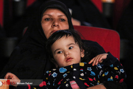 اکران فیلم به وقت شام با حضور خانواده شهدای مدافع حرم مشهد