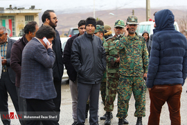 حضور نیرو‌های امدادی و خانواده‌های داغدار در منطقه سقوط هواپیمای تهران یاسوج