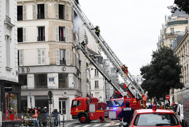 عملیات اطفا آتش سوزی در پاریس