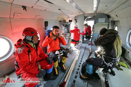 تلاش نیروهای هلال احمر برای صعود مجدد به منطقه سقوط هوایپما