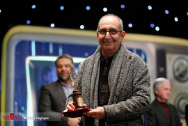 فرهاد آئیش در اختتامیه چهارمین جشنواره تلویزیونی جام جم