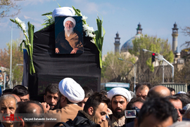 مراسم تشییع آیت الله شاه آبادی در تهران