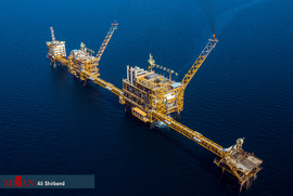 سکوی نفتی سروش در فاصله ۱۱۰ کیلومتری منطقه بهرگان در خلیج فارس