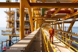 راهروی اتصال دهنده بخشهای تولیدی به مسکونی سکوی نفتی سروش