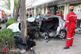 حادثه تصادف خودرو با درخت در مشهد