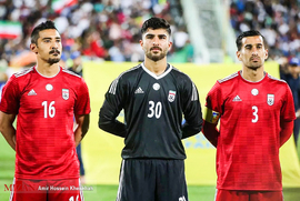 از راست احسان حاج صفی ، امیر عابدزاده و رضا قوچان نژاد بازیکنان تیم ملی فوتبال