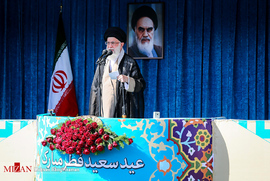 رهبر معظم انقلاب اسلامی در اقامه نماز عید سعید فطر در مصلی تهران 