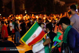 شادی مردم تهران در خیابان اندرزگو