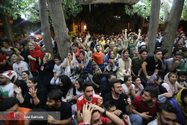 شادی مردم  بعد از بازی ایران و پرتغال در همدان