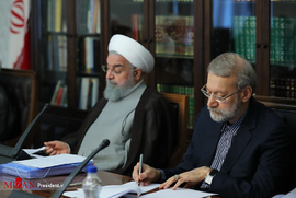 از راست علی لاریجانی ، حسن روحانی رییس جمهوری 