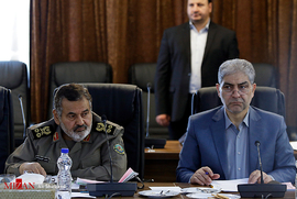 اسماعیل جبارزاده و سرلشکر فیروزآبادی در جلسه مجمع تشخیص مصلحت نظام