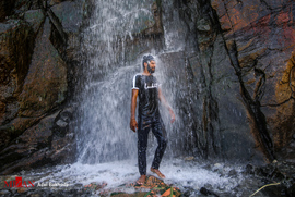 تابستان در آبشار گنج نامه همدان