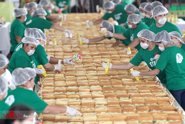ساخت طولانی ترین ساندویچ هات داگ جهان در مکزیک