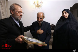 حضور رئیس مجلس در منزل شهید مدافع حرم