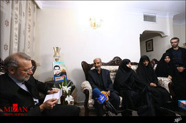 حضور رئیس مجلس در منزل شهید مدافع حرم