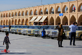 نمایشگاه خودرو‌های کلاسیک در اصفهان