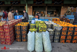 بازار میوه و تره بار در آستانه شب یلدا - اصفهان 