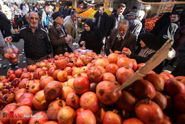 بازار میوه و تره بار در آستانه شب یلدا - همدان 