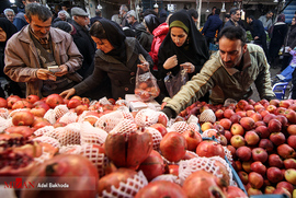 بازار میوه و تره بار در آستانه شب یلدا - همدان 