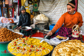 بازار غذا‌های سنتی در کشمیر