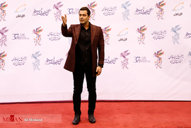 پژمان بازغی در مراسم افتتاحیه سی و هفتمین جشنواره فیلم فجر
