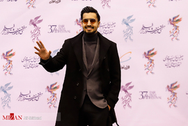 مهراد صدیقیان در مراسم افتتاحیه سی‌وهفتمین جشنواره فیلم فجر
