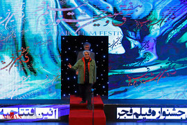علیرضا رئیسیان، همایون اسعدیان و رضا کیانیان در مراسم افتتاحیه سی‌وهفتمین جشنواره فیلم فجر