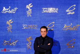 صفی یزدانیان ، کارگردان ، در فرش قرمز فیلم سینمایی ناگهان درخت