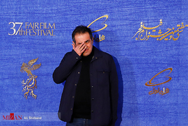 صفی یزدانیان ، کارگردان ، در فرش قرمز فیلم سینمایی ناگهان درخت