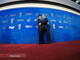 جواد رضویان ، کارگردان، و مهران غفوریان در فرش قرمز فیلم سینمایی زهرمار
