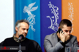 هومن سیدی ، بازیگر، و پرویز شهبازی، کارگردان، در نشست خبری فیلم سینمایی طلا