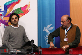 بایک کریمی، بازیگر، و مسعود بخشی،کارگردان ، در نشست خبری فیلم سینمایی یلدا 