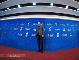 حامد کمیلی، بازیگر، در فرش قرمز فیلم سینمایی جمشیدیه 
