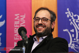 محمدرضا شفاه، تهیه کننده، در نشست خبری فیلم سینمایی دیدن این فیلم جرم است
