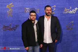 میلاد صدرعاملی ، کارگردان، و محمدرضا صدرعاملی، فیلمنامه نویس، در فرش قرمز فیلم سینمایی سونامی