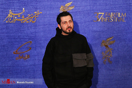 محمدرضا غفاری، بازیگر، در فرش قرمز فیلم سینمایی سونامی