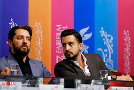 مهرداد صدیقیان و بهرام رادان، بازیگران، در نشست خبری فیلم سینمایی سونامی