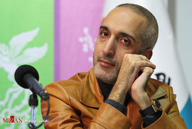 امیرمهدی ژوله، بازیگر، در نشست خبری فیلم سینمایی سونامی
